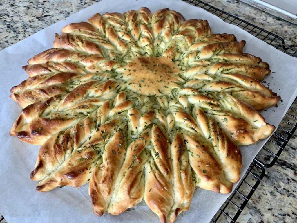 16-point star bread - pesto cheese