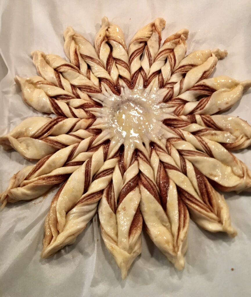 16-points cinnamon star bread