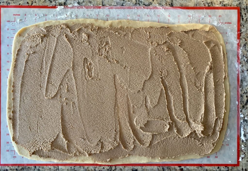 Spreading the filling for Sticky Braided Cinnamon Knots