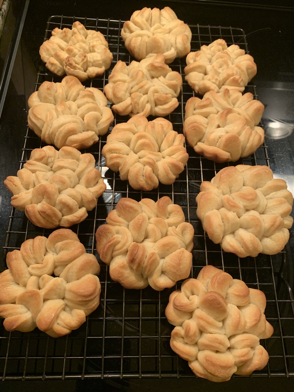 How to Make Elegant Russian Lace Rolls!