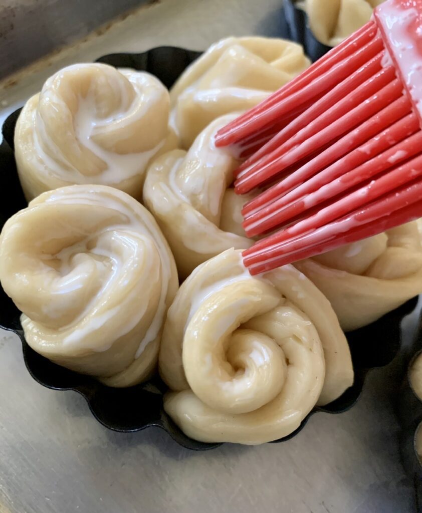 Elegant Russian Lace Rolls