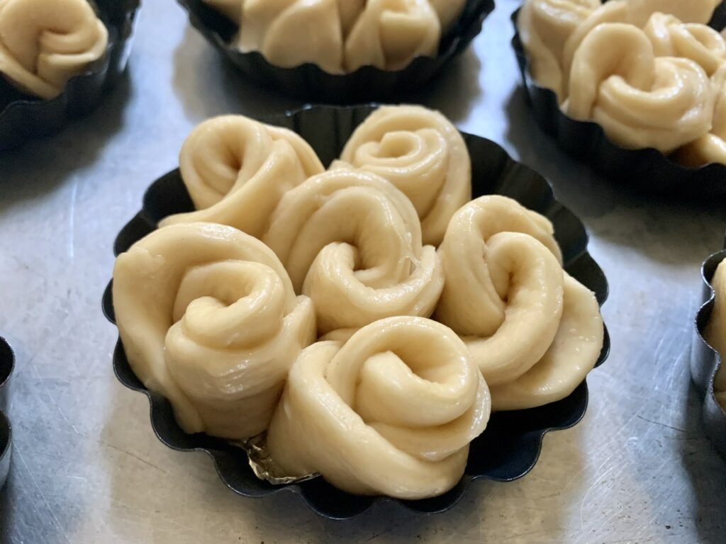 Elegant Russian Lace Rolls