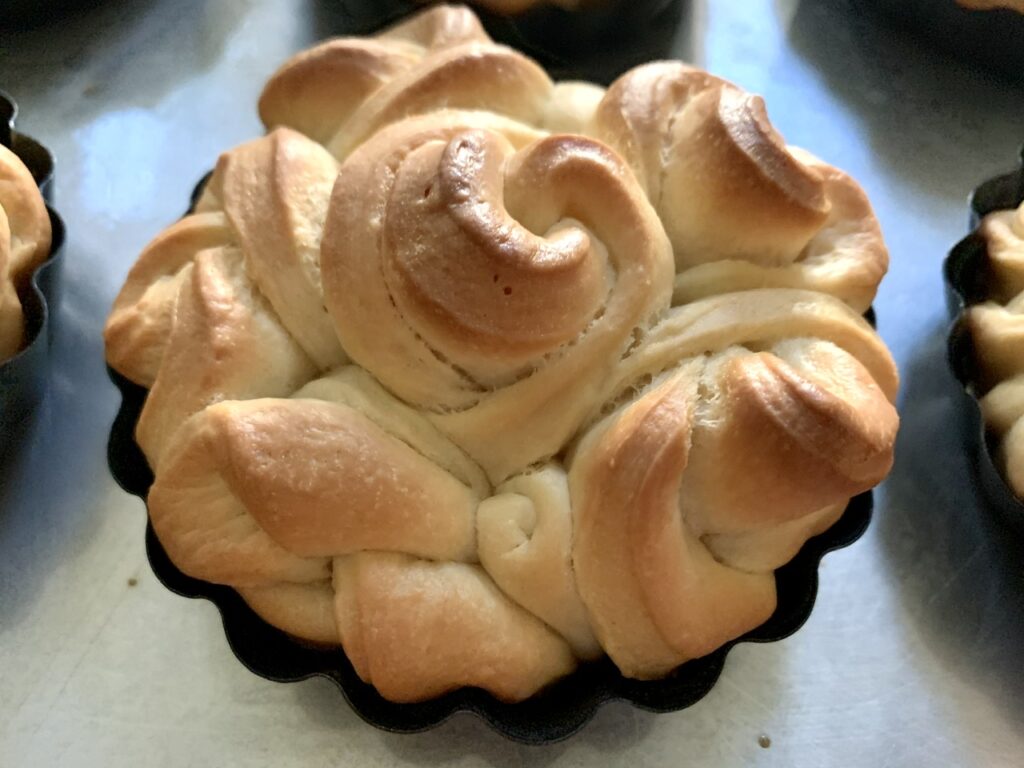 Elegant Russian Lace Rolls