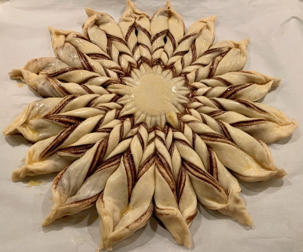 16-points cinnamon star bread