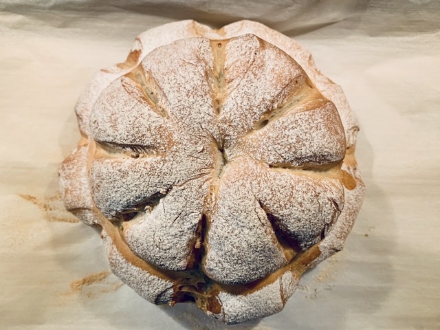 Classic English Cottage Loaf