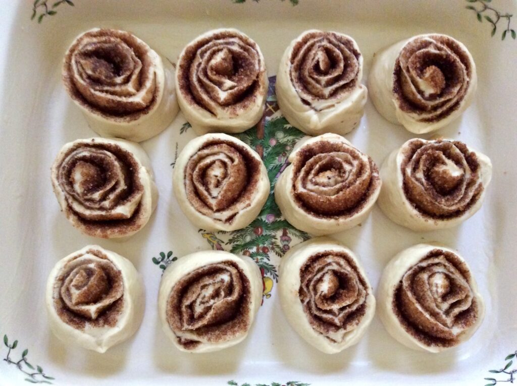 Transfer cut rolls into greased baking dish